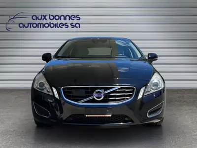 Volvo V60 D5 AWD Summum — Break premium diesel, traction intégrale, entretien impeccable — Miniature 7