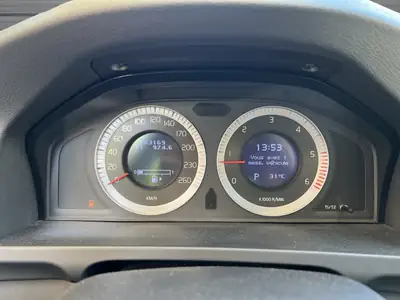 Volvo V60 D5 AWD Summum — Break premium diesel, traction intégrale, entretien impeccable — Miniature 13