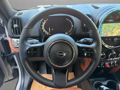 MINI Countryman Cooper ALL4 Steptronic — SUV compact dynamique, traction intégrale et faible kilométrage — Thumbnail 10