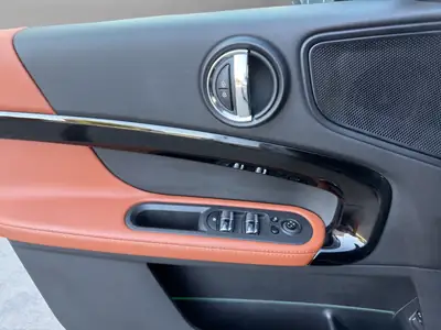 MINI Countryman Cooper ALL4 Steptronic — SUV compact dynamique, traction intégrale et faible kilométrage — Thumbnail 12