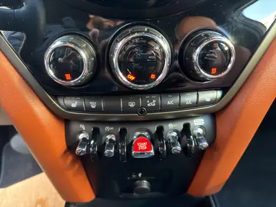 MINI Countryman Cooper ALL4 Steptronic — SUV compact dynamique, traction intégrale et faible kilométrage — Thumbnail 16