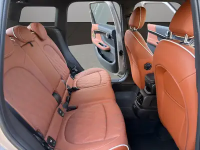 MINI Countryman Cooper ALL4 Steptronic — SUV compact dynamique, traction intégrale et faible kilométrage — Thumbnail 18