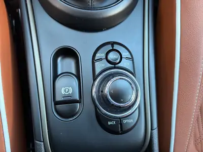 MINI Countryman Cooper ALL4 Steptronic — SUV compact dynamique, traction intégrale et faible kilométrage — Thumbnail 21
