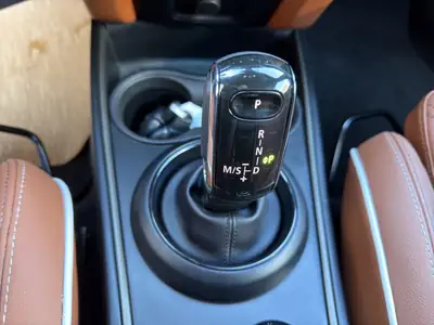 MINI Countryman Cooper ALL4 Steptronic — SUV compact dynamique, traction intégrale et faible kilométrage — Thumbnail 22