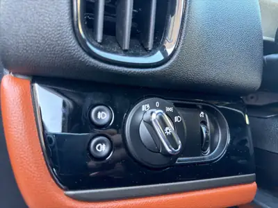 MINI Countryman Cooper ALL4 Steptronic — SUV compact dynamique, traction intégrale et faible kilométrage — Thumbnail 24