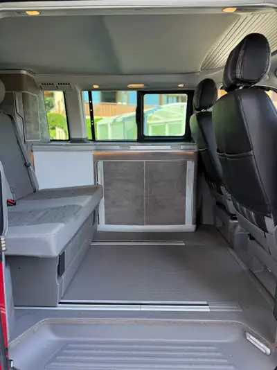 VW T6.1 California — L'van aménagé premium 4Motion, 1ère main, services complets — Thumbnail 22