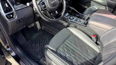 Kia Sorento 1.6 T-GDi PHEV 7 places — SUV hybride rechargeable, 99'000 km, garantie 24 mois — cruscotto