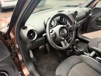MINI Countryman Cooper S ALL4 — Citadin robuste, transmission automatique, premier propriétaire — Miniature 11