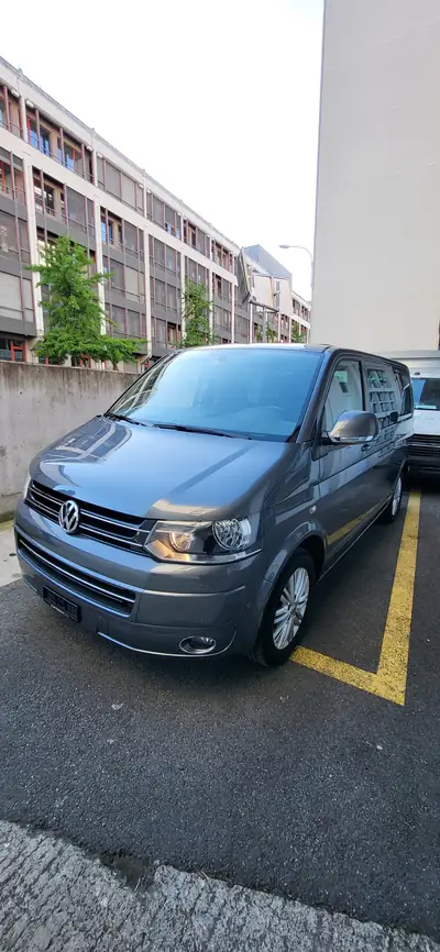 VW T5 Multivan 2.0 TDI — Minibus aménagé transport handicap, 100'000 km — fianco