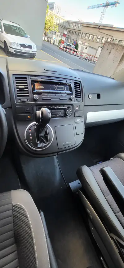 VW T5 Multivan 2.0 TDI — Minibus aménagé transport handicap, 100'000 km — Miniatura 8