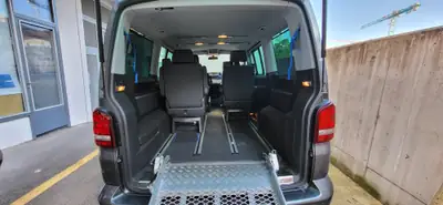 VW T5 Multivan 2.0 TDI — Minibus aménagé transport handicap, 100'000 km — Miniatura 14