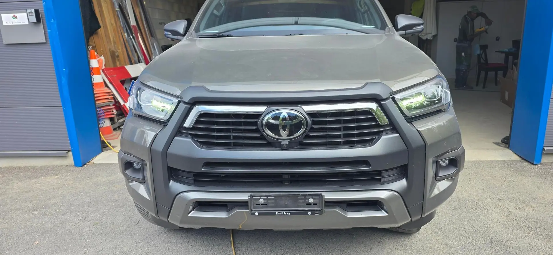 Toyota HI-LUX Invincible Double Cab 4×4 — Pickup robuste diesel, 166'000 km