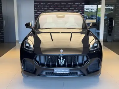 Maserati Grecale 2.0 MHEV Modena — SUV hybride premium, 76'000 km seulement — fianco