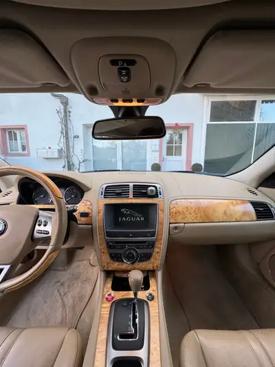 Jaguar XK 4.2 V8 Automatic — Cabriolet de prestige, 82'000 km, tout juste révisé — détail