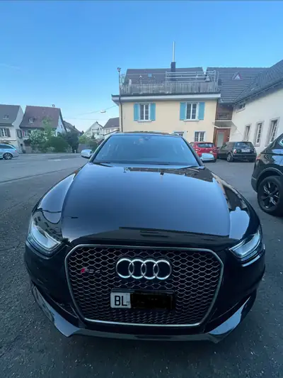 Audi RS4 Avant 4.2 FSI V8 — Break sportif 450ch, ouvert à 280 km/h — dettaglio