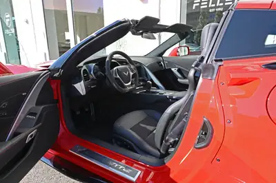 Chevrolet Corvette Coupé Z06 — Muscle car mythique, 660 ch et boîte manuelle — Thumbnail 16