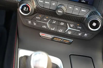 Chevrolet Corvette Coupé Z06 — Muscle car mythique, 660 ch et boîte manuelle — Thumbnail 21