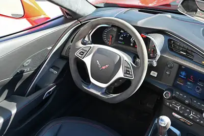 Chevrolet Corvette Coupé Z06 — Muscle car mythique, 660 ch et boîte manuelle — Thumbnail 19