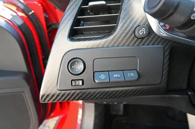 Chevrolet Corvette Coupé Z06 — Muscle car mythique, 660 ch et boîte manuelle — Thumbnail 25