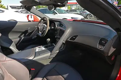 Chevrolet Corvette Coupé Z06 — Muscle car mythique, 660 ch et boîte manuelle — Thumbnail 30