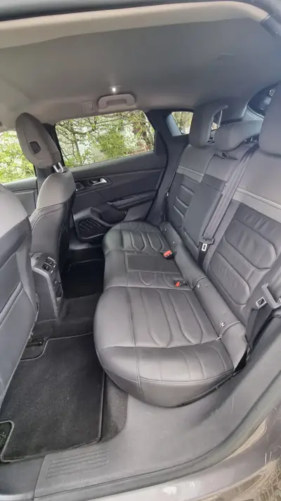 Citroën C5 X 1.6 PureTech Shine — Grand monospace familial, 93000 km, entretien assuré — Innenraum