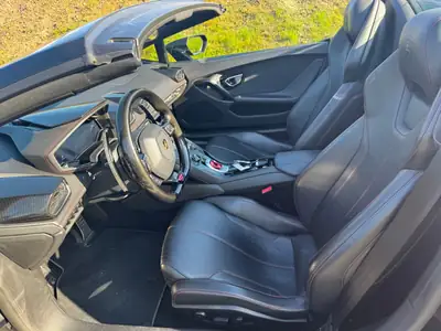 Lamborghini Huracán LP610-4 Spyder — Supercar décapotable, 610 ch et seulement 49 800 km — Miniature 10