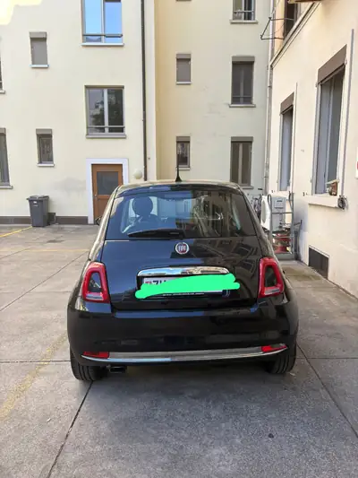 Fiat 500 0.9 TwinAir Lounge — Citadine iconique, consommation ultra-économe — rear view