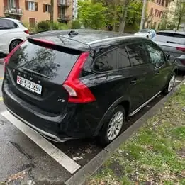Volvo V60 Cross Country D3 Momentum — Break polyvalent, diesel économe, révision complète — Seitenansicht