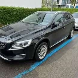 Volvo V60 Cross Country D3 Momentum — Break polyvalent, diesel économe, révision complète — Heckansicht