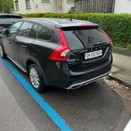 Volvo V60 Cross Country D3 Momentum — Break polyvalent, diesel économe, révision complète — Innenraum