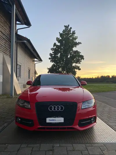 Audi A4 Limousine 2.0 TDI — Berline élégante S-Line, état impeccable — side view