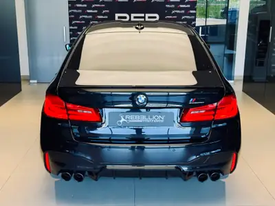 BMW M5 xDrive Competition — 626 ch, performances extrêmes et luxe intégral — tableau de bord
