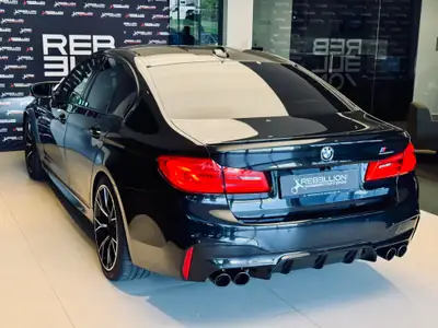 BMW M5 xDrive Competition — 626 ch, performances extrêmes et luxe intégral — détail
