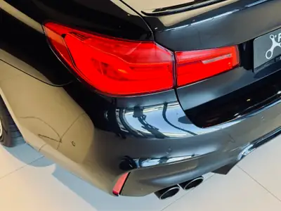 BMW M5 xDrive Competition — 626 ch, performances extrêmes et luxe intégral — Miniature 7