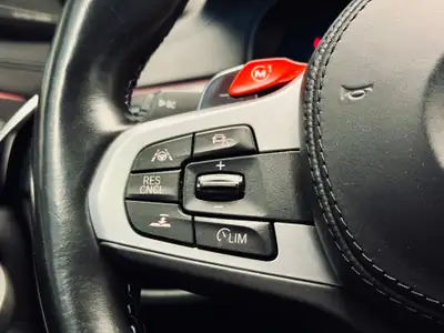 BMW M5 xDrive Competition — 626 ch, performances extrêmes et luxe intégral — Miniature 19