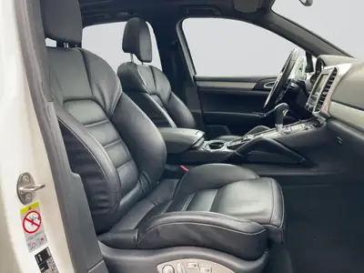 Porsche Cayenne S E-Hybrid — SUV hybride rechargeable, 126'000 km, sans sinistre — detail