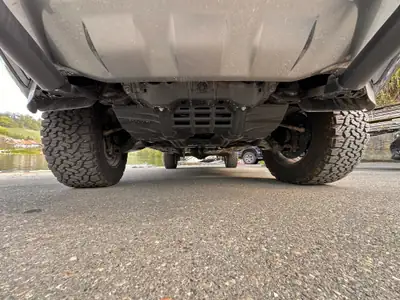 Toyota HI-LUX 2.8D-4D Invincible Double Cab 4x4 — Overlander premium avec équipements aventure — Armaturenbrett