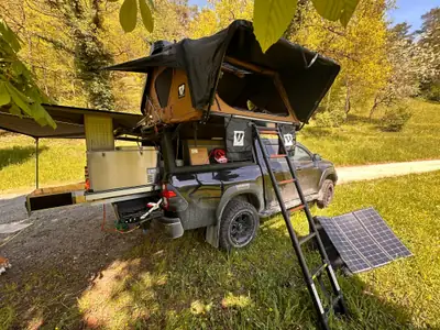 Toyota HI-LUX 2.8D-4D Invincible Double Cab 4x4 — Overlander premium avec équipements aventure — Miniatur 9