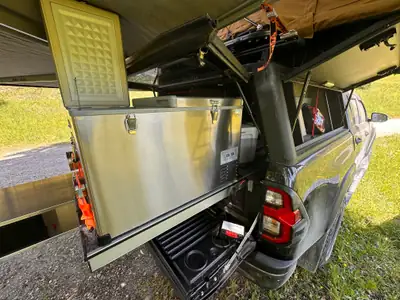 Toyota HI-LUX 2.8D-4D Invincible Double Cab 4x4 — Overlander premium avec équipements aventure — Miniatur 10