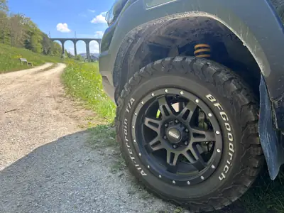 Toyota HI-LUX 2.8D-4D Invincible Double Cab 4x4 — Overlander premium avec équipements aventure — Miniatur 11