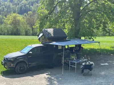 Toyota HI-LUX 2.8D-4D Invincible Double Cab 4x4 — Overlander premium avec équipements aventure — Miniatur 16