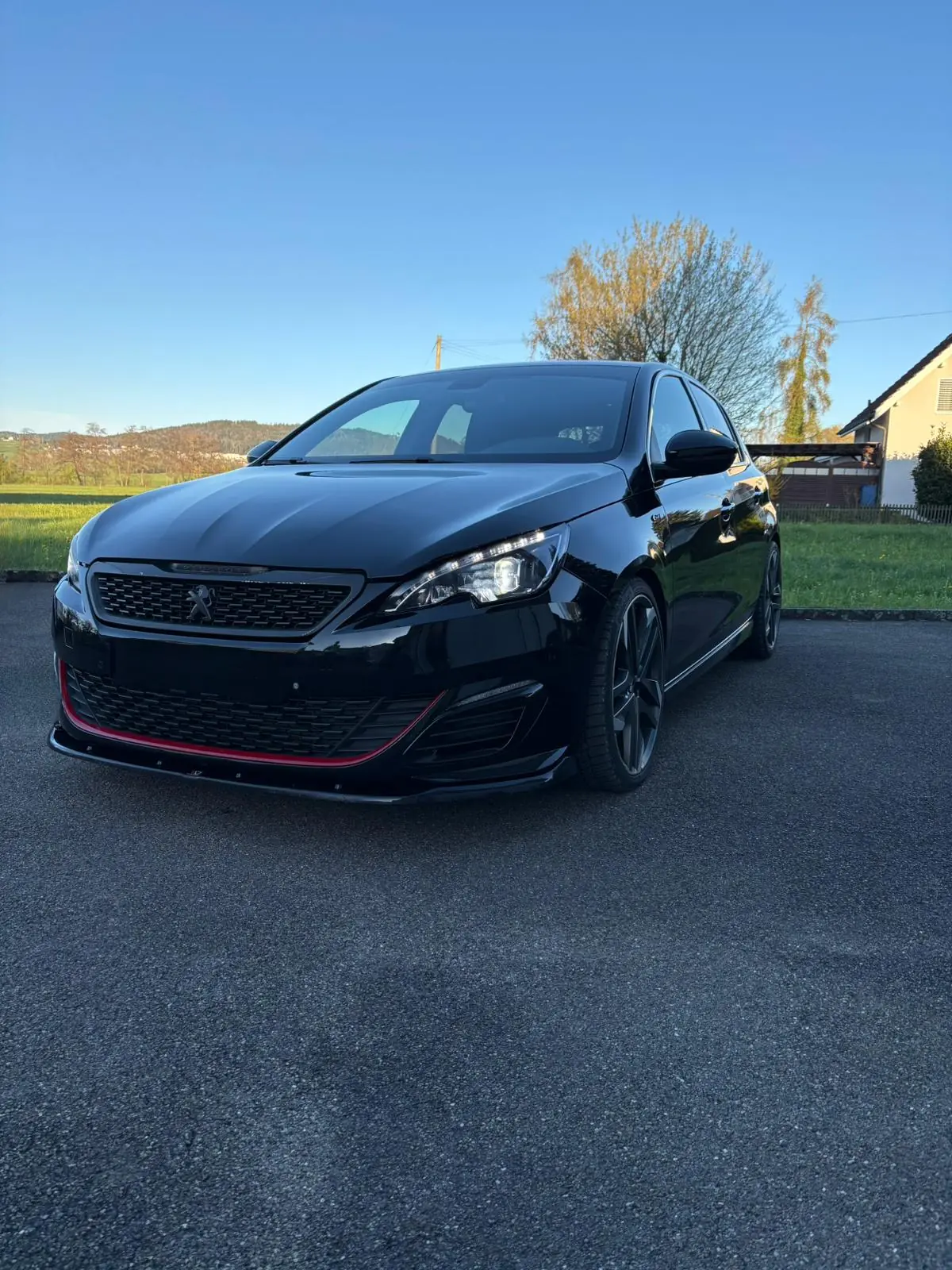 Peugeot 308 1.6 GTi — Sportive compacte affûtée, 272 ch et service frais