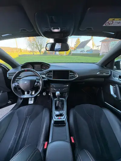 Peugeot 308 1.6 GTi — Sportive compacte affûtée, 272 ch et service frais — Armaturenbrett