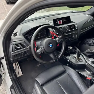 BMW M135i xDrive Steptronic — Berline sportive 326 ch avec kit Maxton et échappement M Performance — Thumbnail 8