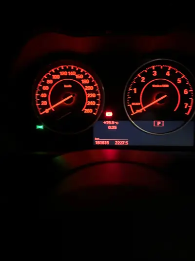 BMW M135i xDrive Steptronic — Berline sportive 326 ch avec kit Maxton et échappement M Performance — Thumbnail 14