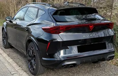 CUPRA Formentor 2.0 TSI VZ 4Drive — SUV coupé haute performance, 333 ch et transmission DSG — vue extérieure