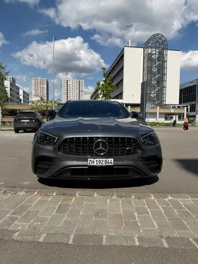 Mercedes-Benz E 53 AMG — Berline sportive 435 ch, hybride mild, kilométrage modéré — side view