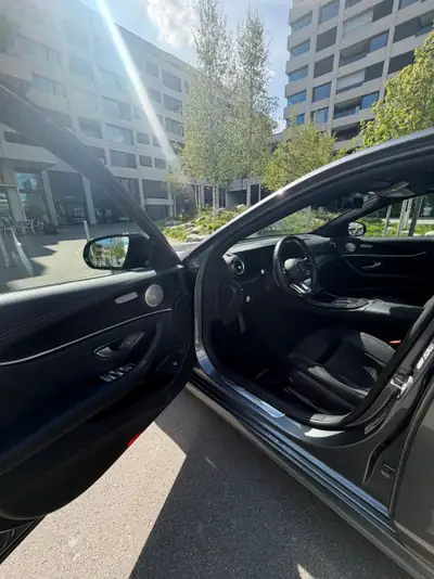 Mercedes-Benz E 53 AMG — Berline sportive 435 ch, hybride mild, kilométrage modéré — Thumbnail 9
