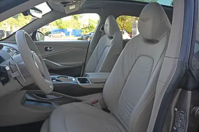 Aston Martin DBX 4.0 V8 — SUV de luxe britannique, 551 ch et seulement 22 500 km — Miniature 24