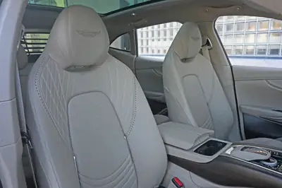 Aston Martin DBX 4.0 V8 — SUV de luxe britannique, 551 ch et seulement 22 500 km — Miniature 27